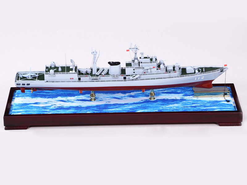 112哈爾濱號(hào)導(dǎo)彈驅(qū)逐艦